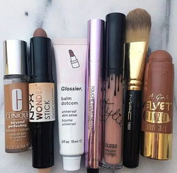 女生為什么要買化妝品 化妝品對(duì)女人真的那么重要嗎