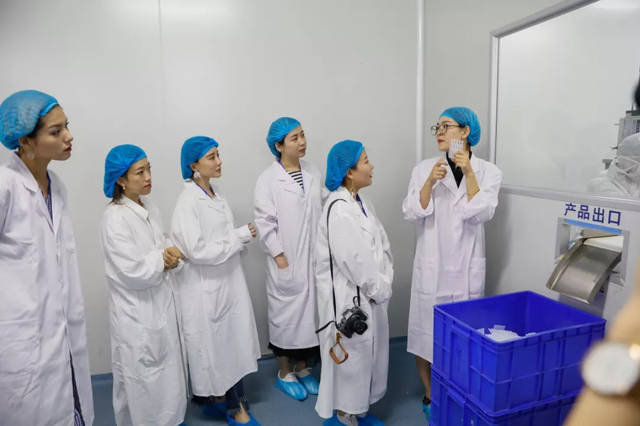 行業(yè)大v探廠華熙生物玻尿酸研發(fā)基地 親測市面玻尿酸爆款產(chǎn)品