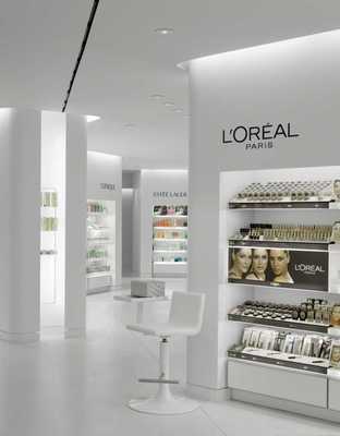 融合之美 專賣店化妝品展示柜與預(yù)包裝食品銷售區(qū)的協(xié)同設(shè)計